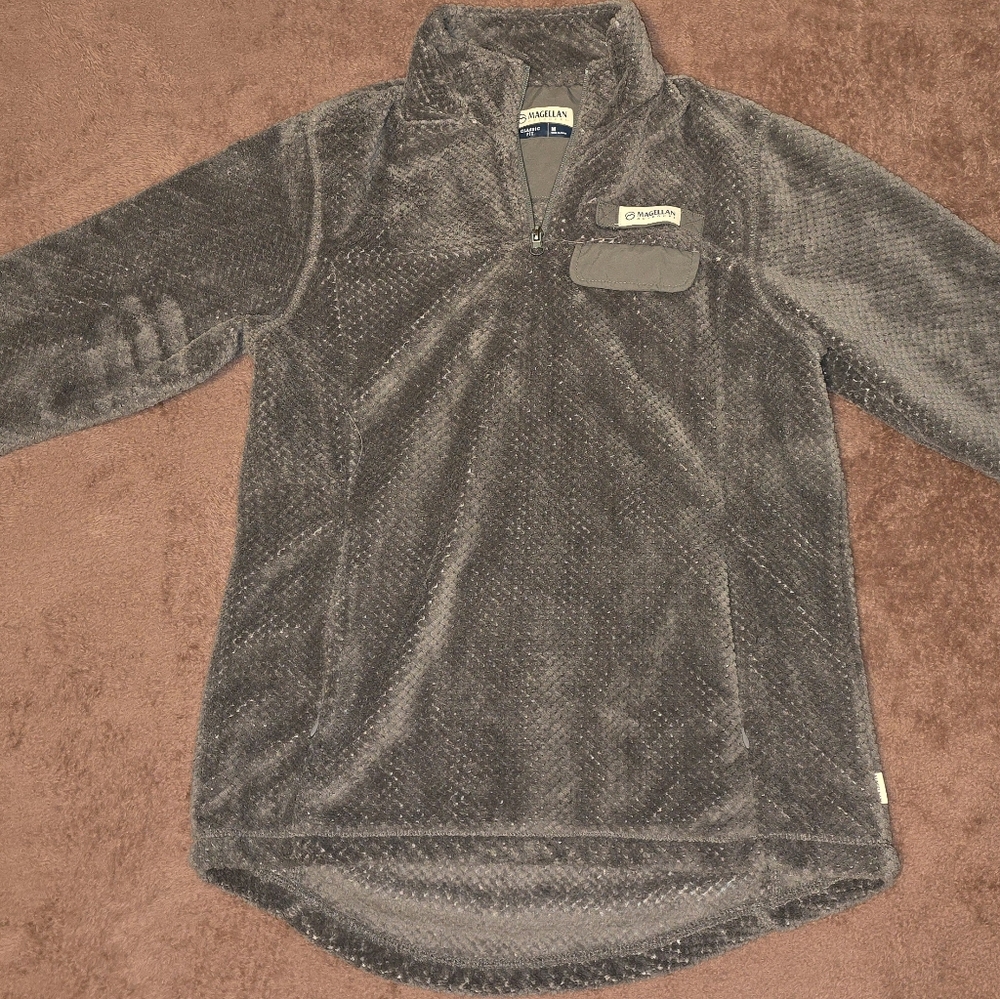 Magellan Outdoors Womens Grey Medium Half Zip Pullover w/ Zip Pockets